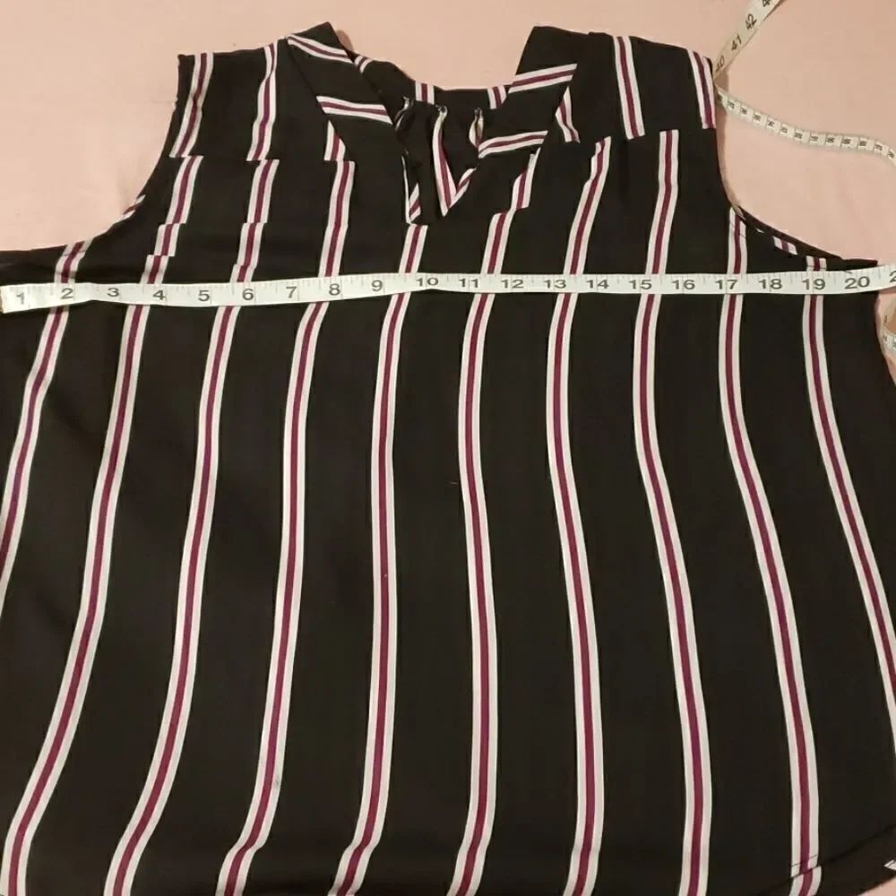 ❤ 3/$20 Who What Wear Tank. Large - Picture 5 of 7